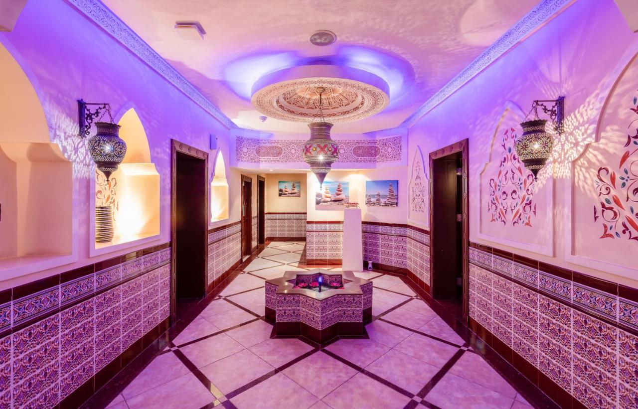 Holiday Inn Riyadh Al Qasr By Ihg Exteriör bild