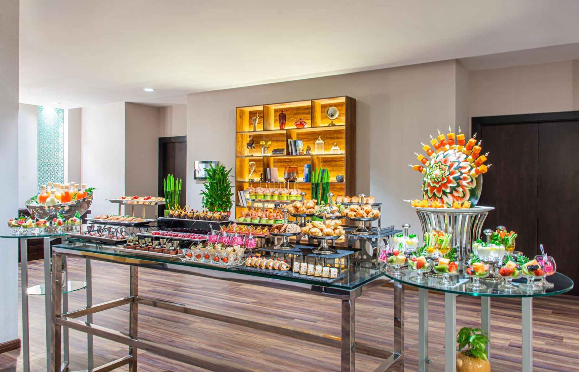 Holiday Inn Riyadh Al Qasr By Ihg Exteriör bild