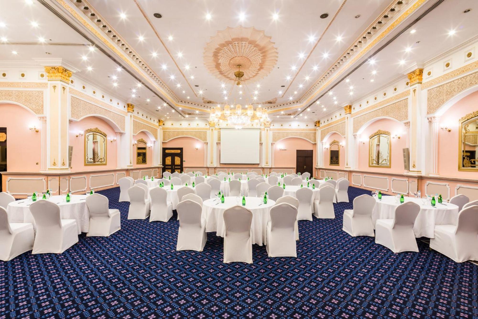 Holiday Inn Riyadh Al Qasr By Ihg Exteriör bild