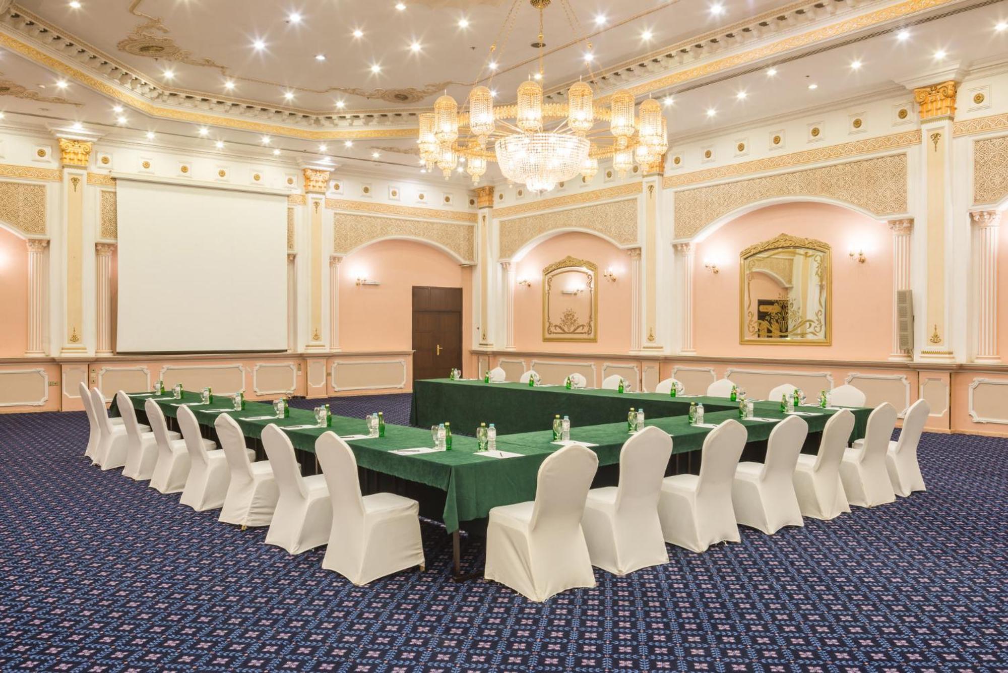 Holiday Inn Riyadh Al Qasr By Ihg Exteriör bild